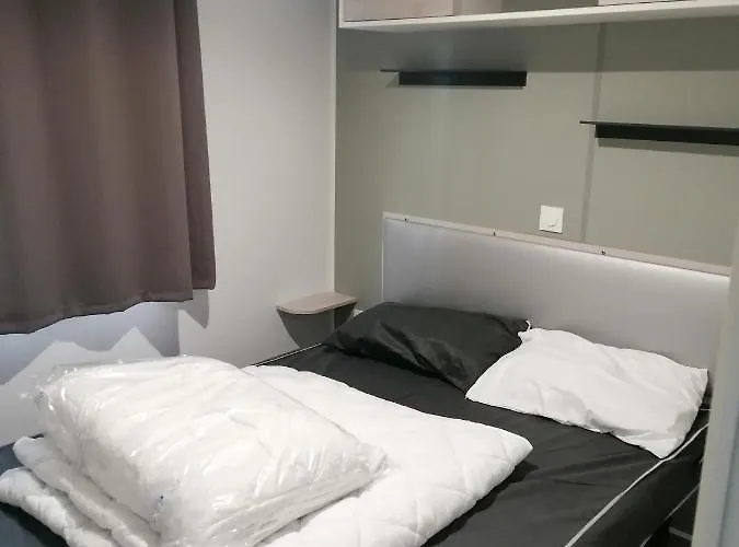 Mobil 4 Etoiles Camping *